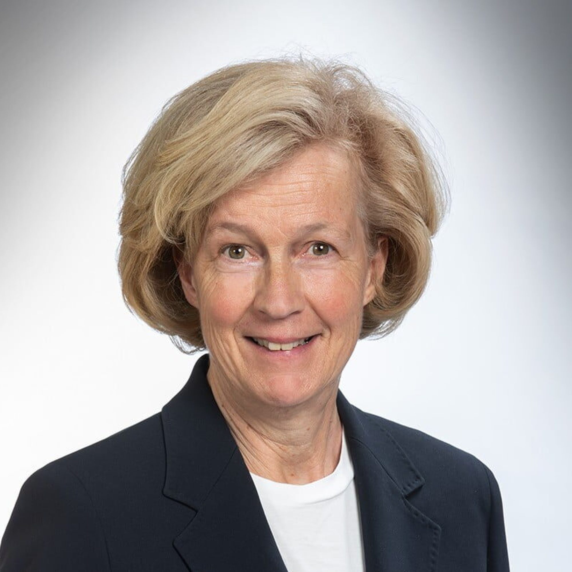 Dr. Gabriele König<br> 